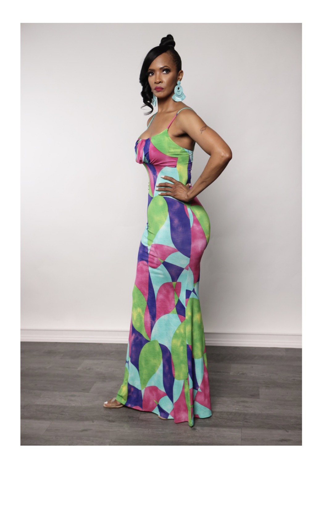 MULTICOLOR BODYCON MAXI DRESS - S MULTICOLOR BODYCON MAXI DRESS - S